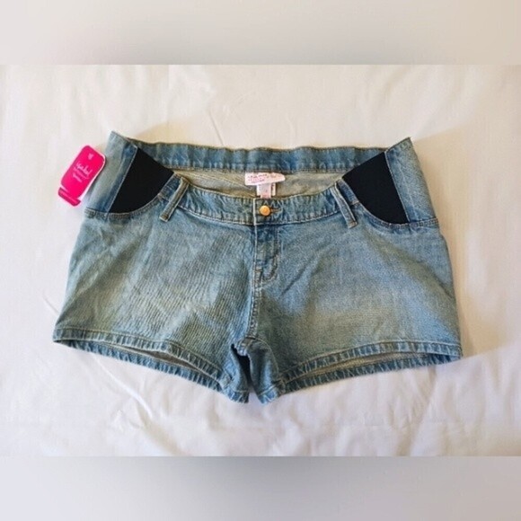 Isabel Maternity Light Blue Distressed Midi Shorts Size 12 - Picture 1 of 8